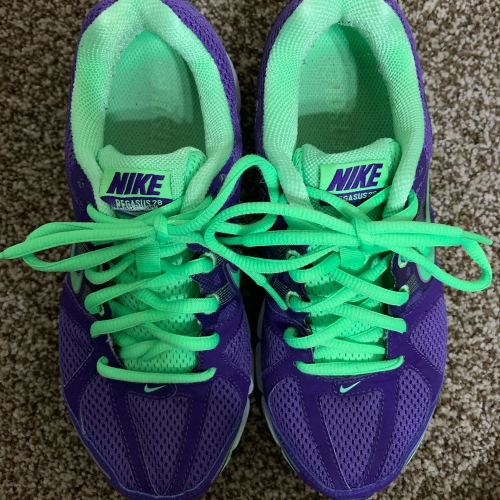NIKES Pegasus 20